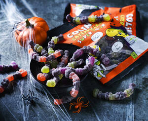 marksandspencer_Halloween2023_food_29181001_Super Sour Creepy Colin_89,90Kc.jpg